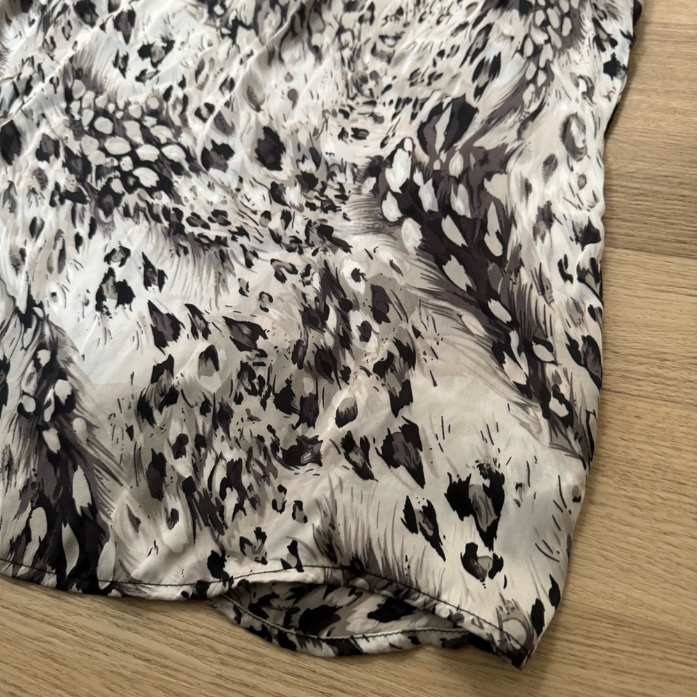 Reitmans Black and Gray Animal Print Women's Blouse Size XL - Picture 8 of 8